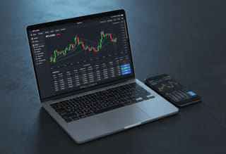 Monitoreá la actividad — consultá el historial de trading y la actividad de la cuenta